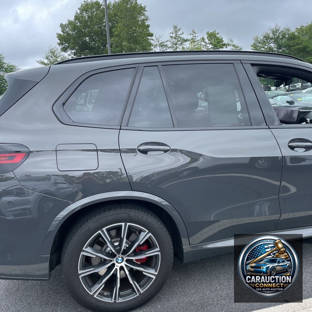 2025 BMW X5 M60i