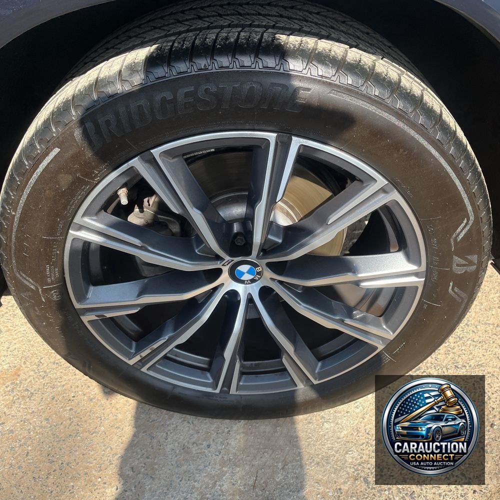2025 BMW X6 XDrive40i