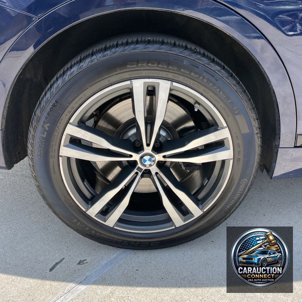 2022 BMW X7 M50i