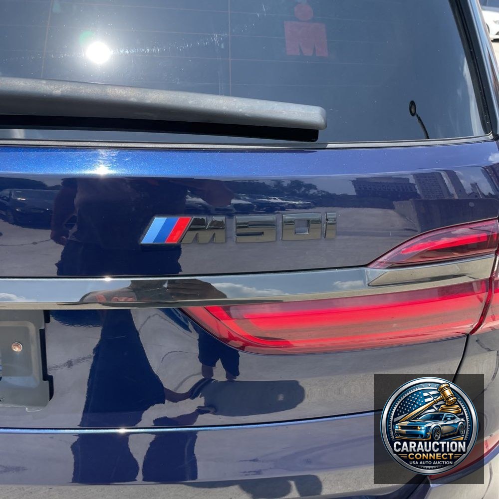 2022 BMW X7 M50i