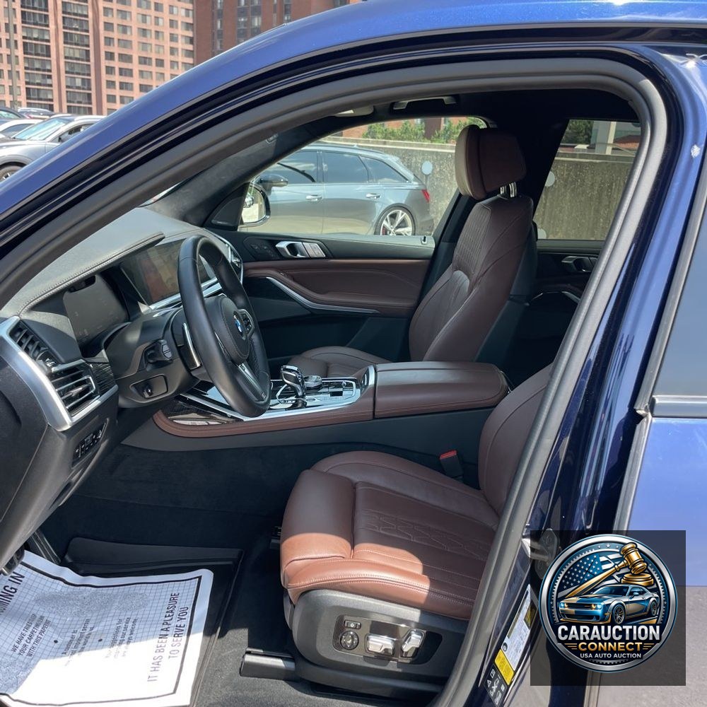 2022 BMW X7 M50i