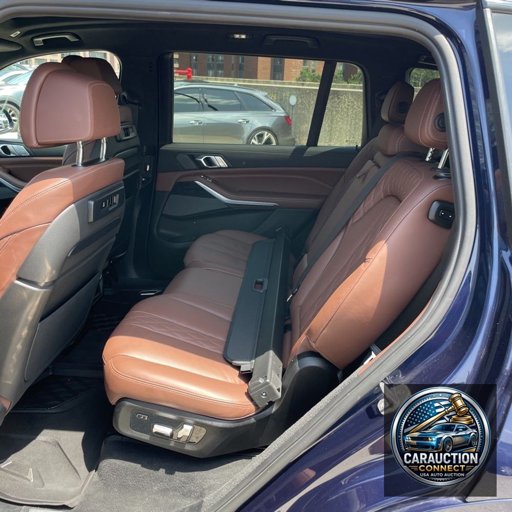 2022 BMW X7 M50i