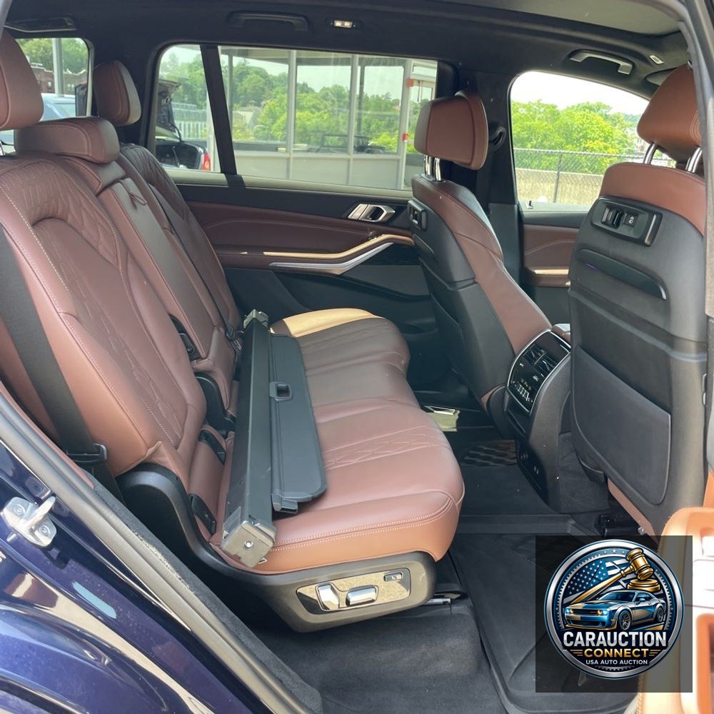 2022 BMW X7 M50i