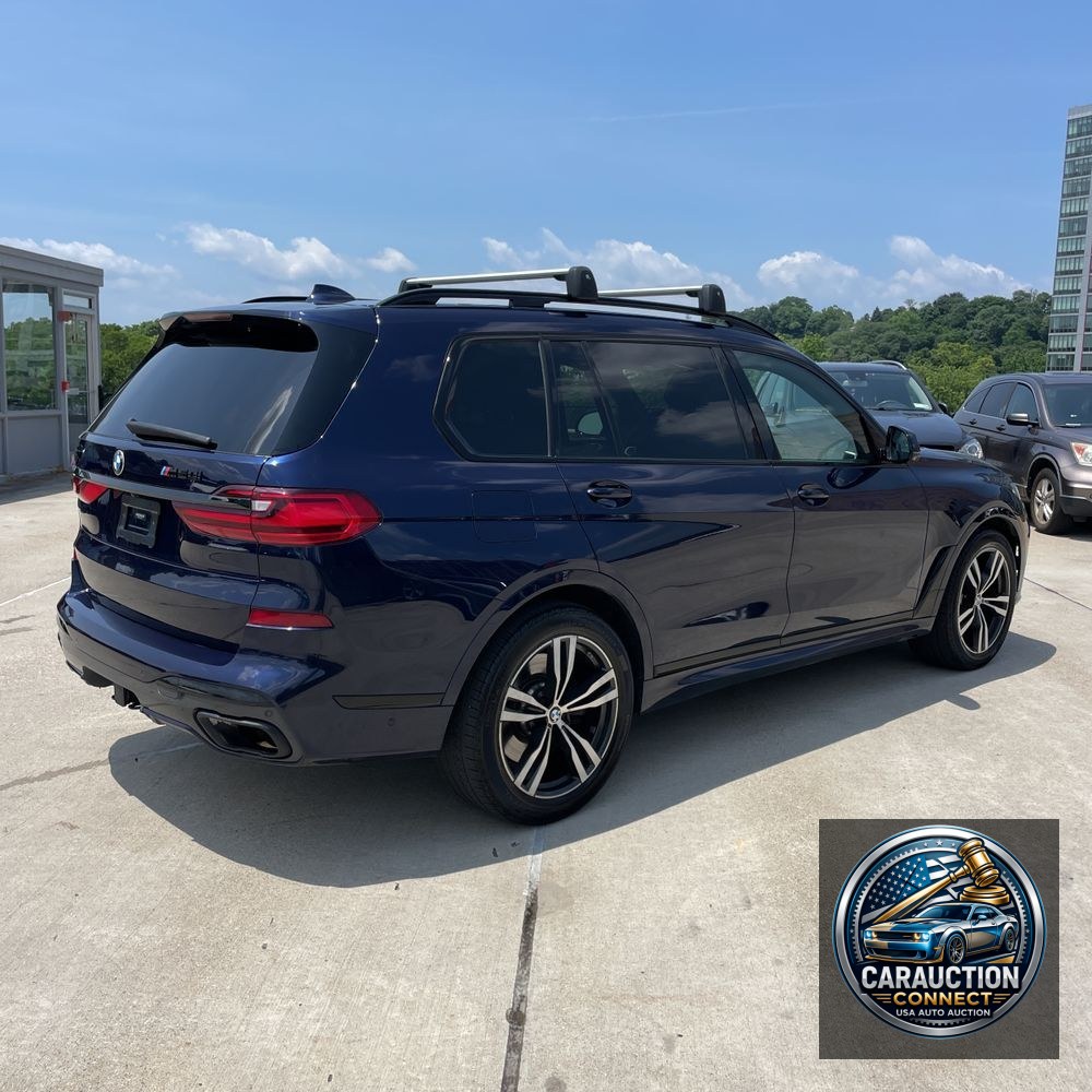 2022 BMW X7 M50i