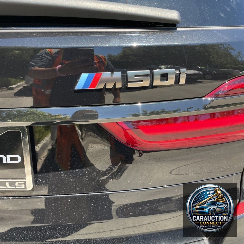 2022 BMW X7 M50i
