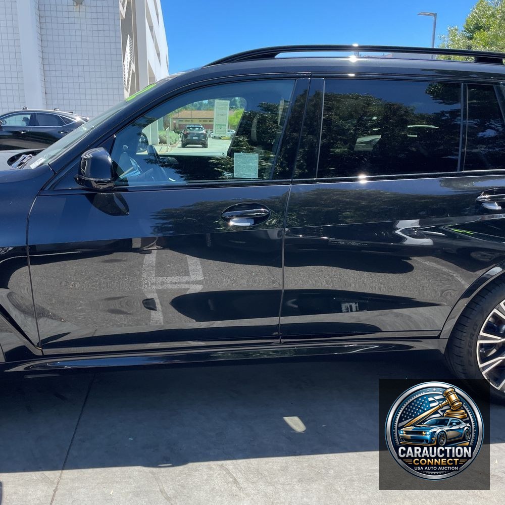 2022 BMW X7 M50i