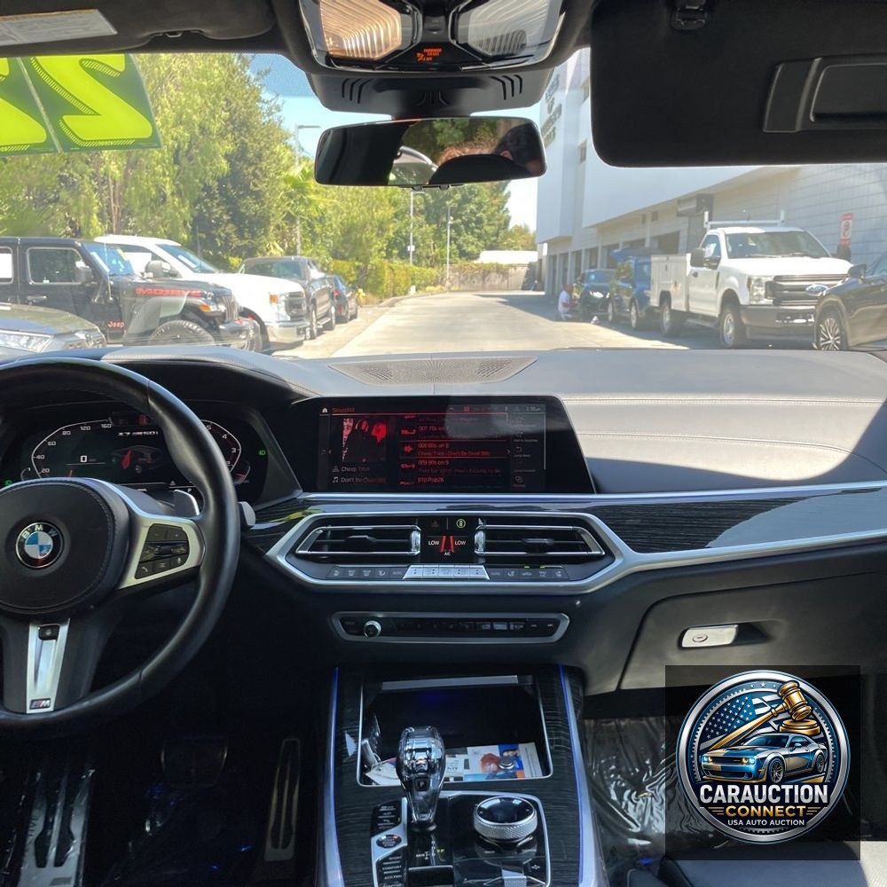 2022 BMW X7 M50i
