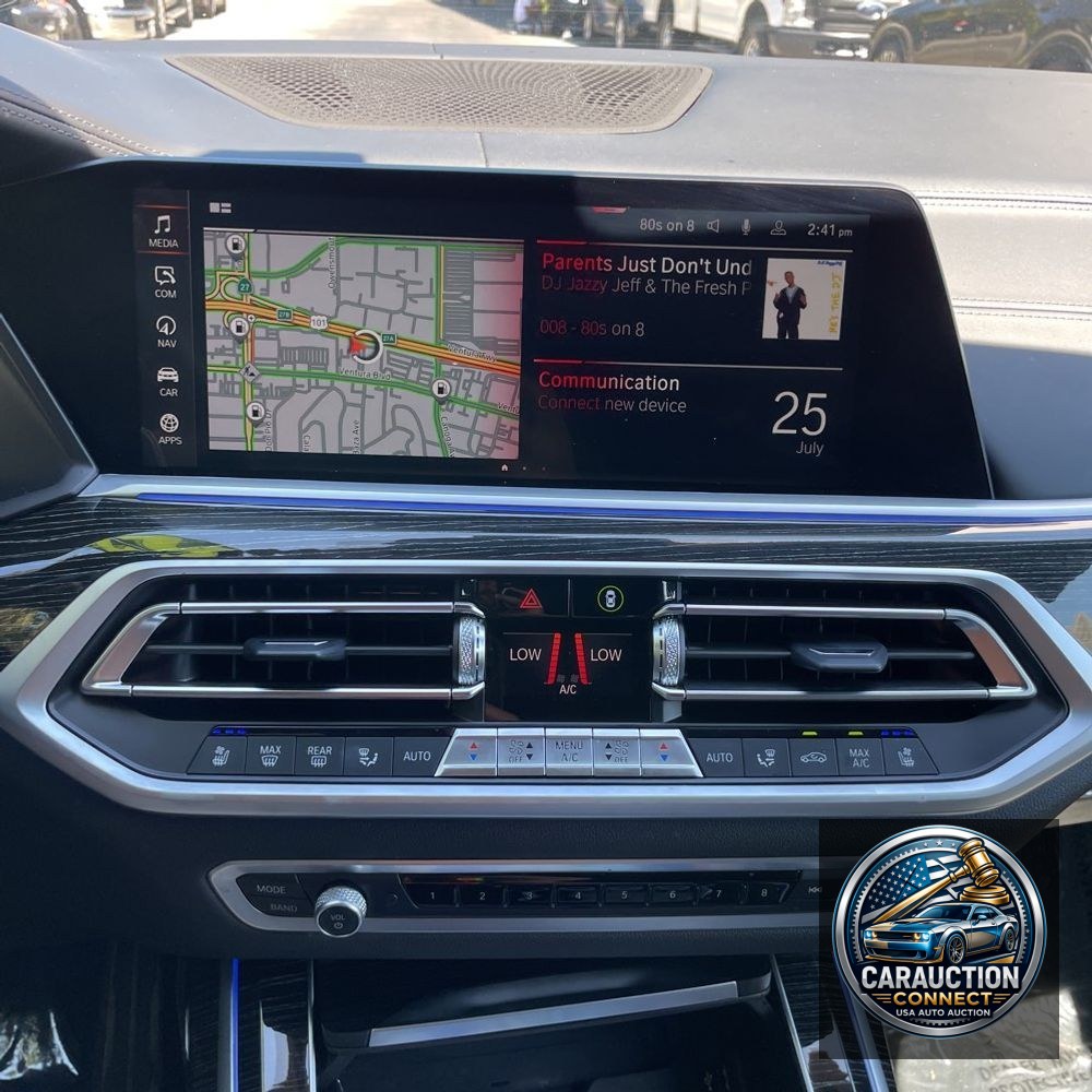2022 BMW X7 M50i
