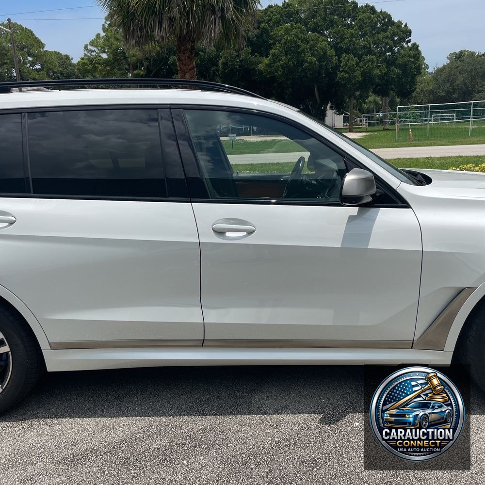 2022 BMW X7 M50i