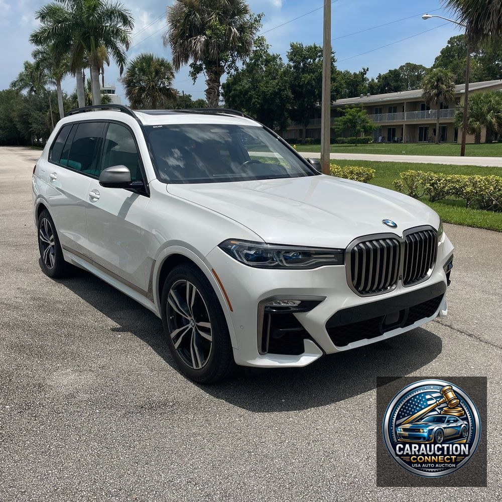 2022 BMW X7 M50i