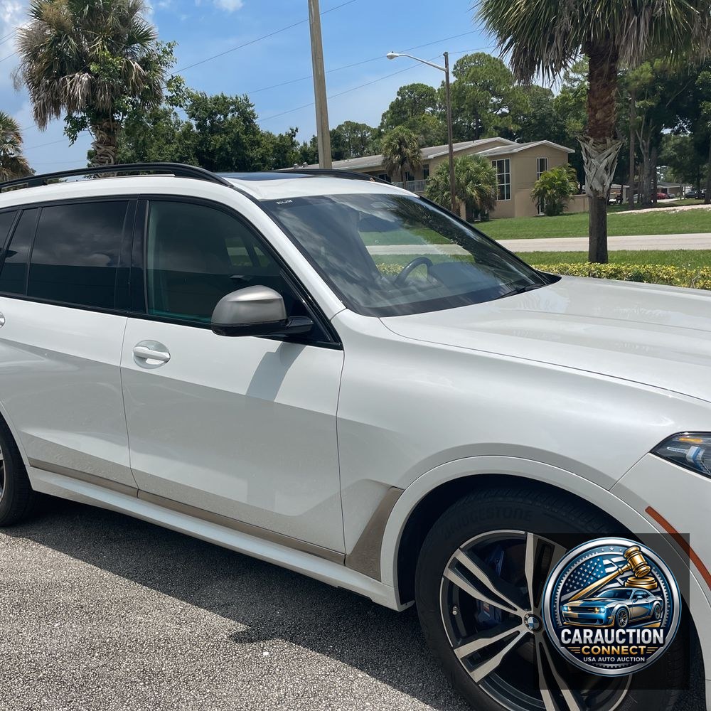 2022 BMW X7 M50i