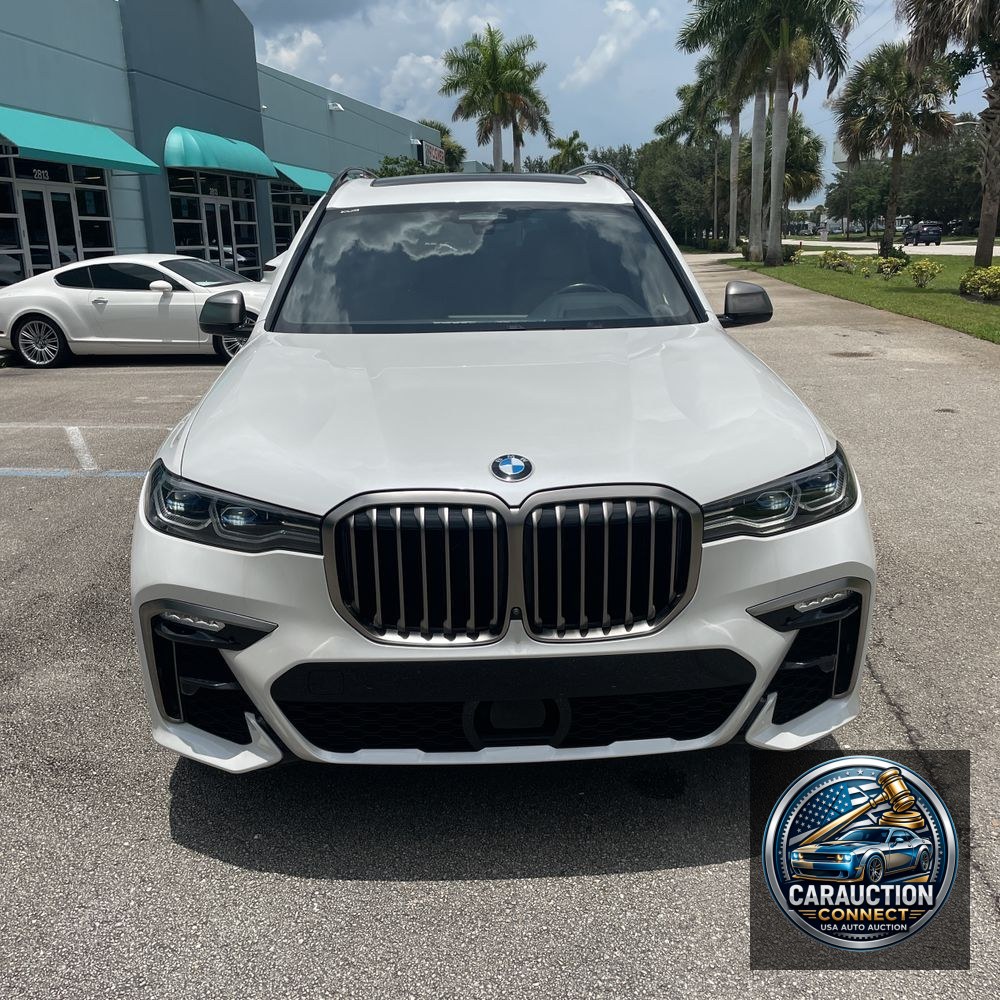 2022 BMW X7 M50i