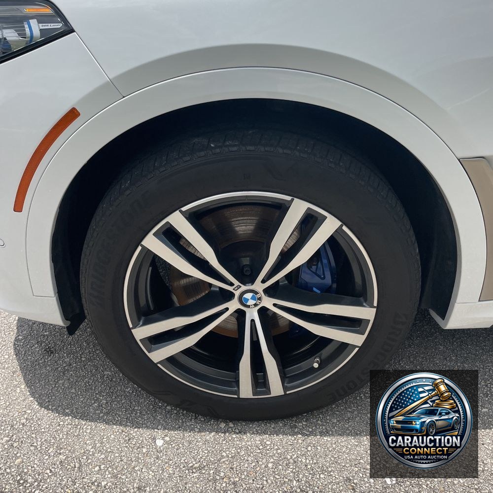 2022 BMW X7 M50i