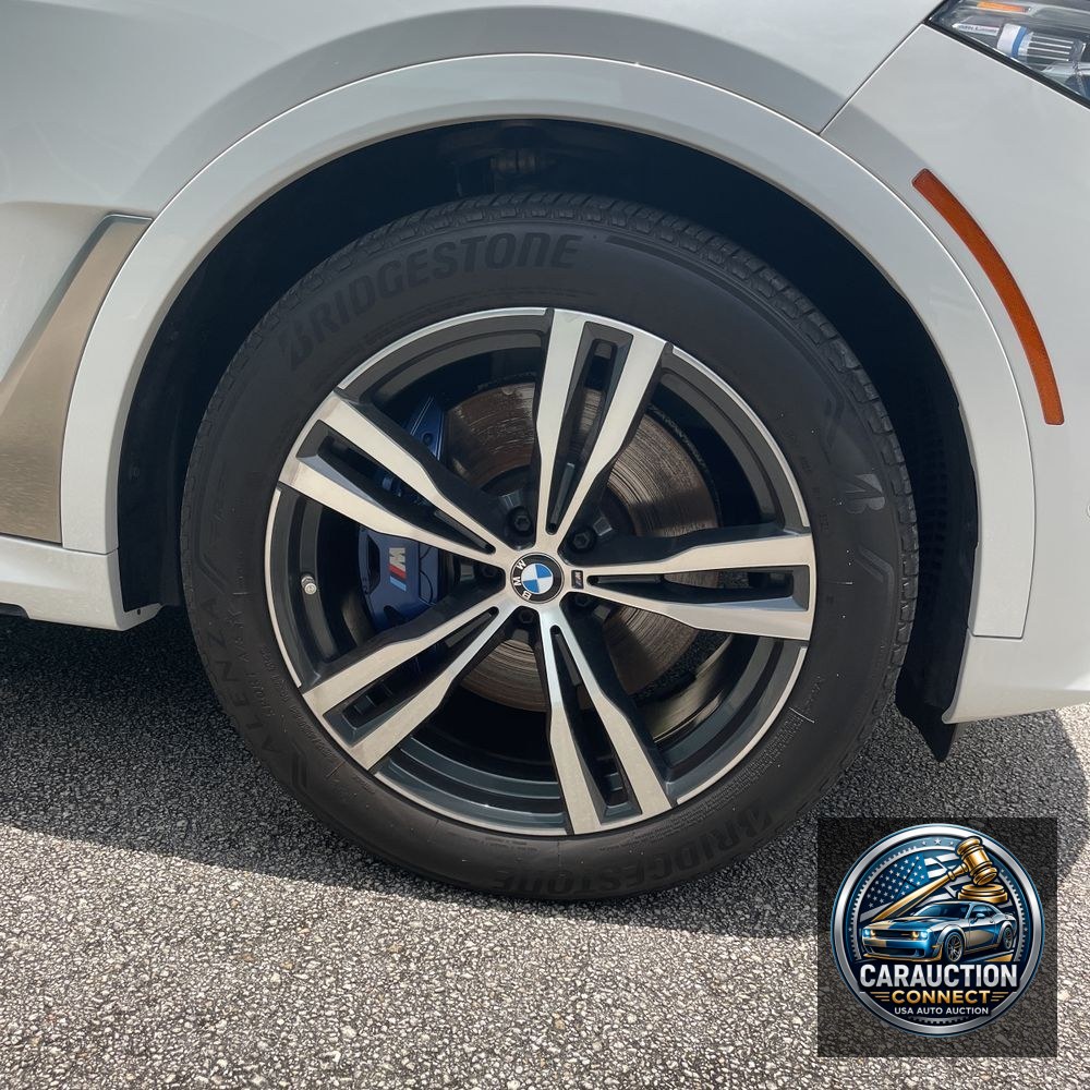 2022 BMW X7 M50i