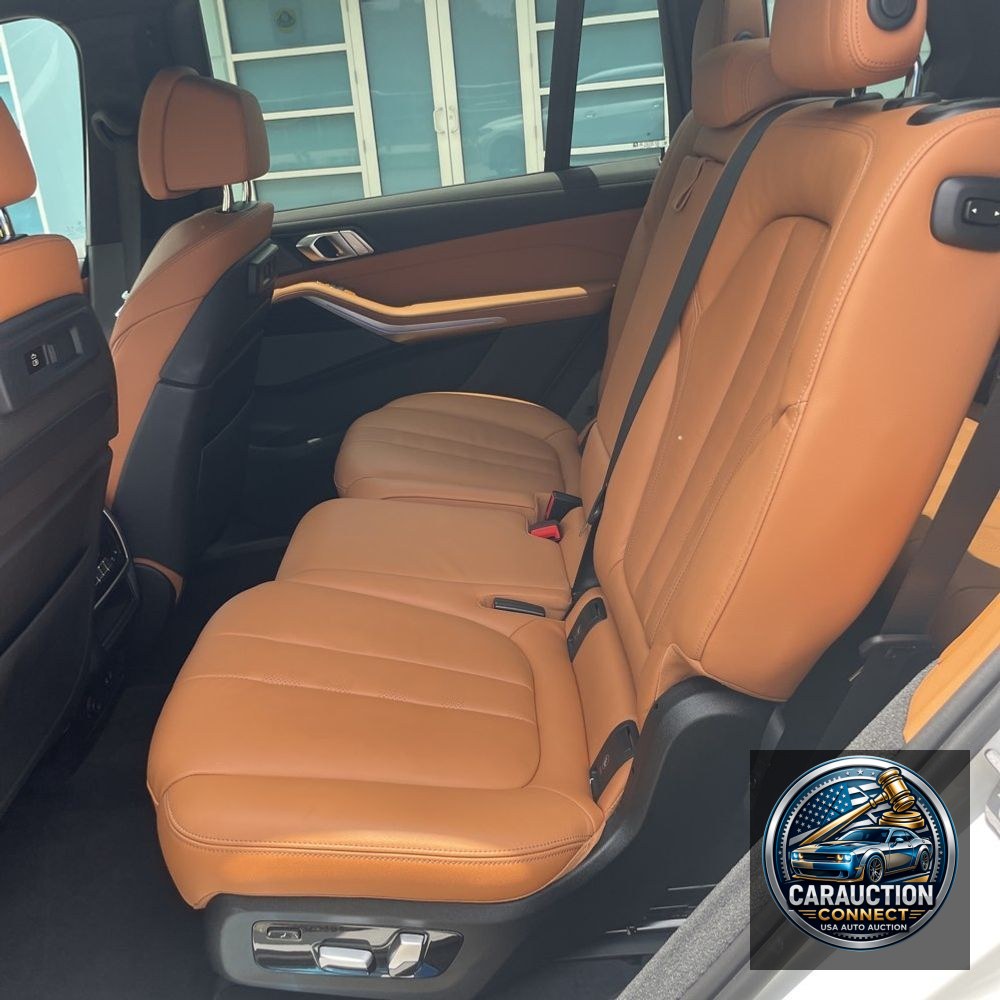 2022 BMW X7 M50i