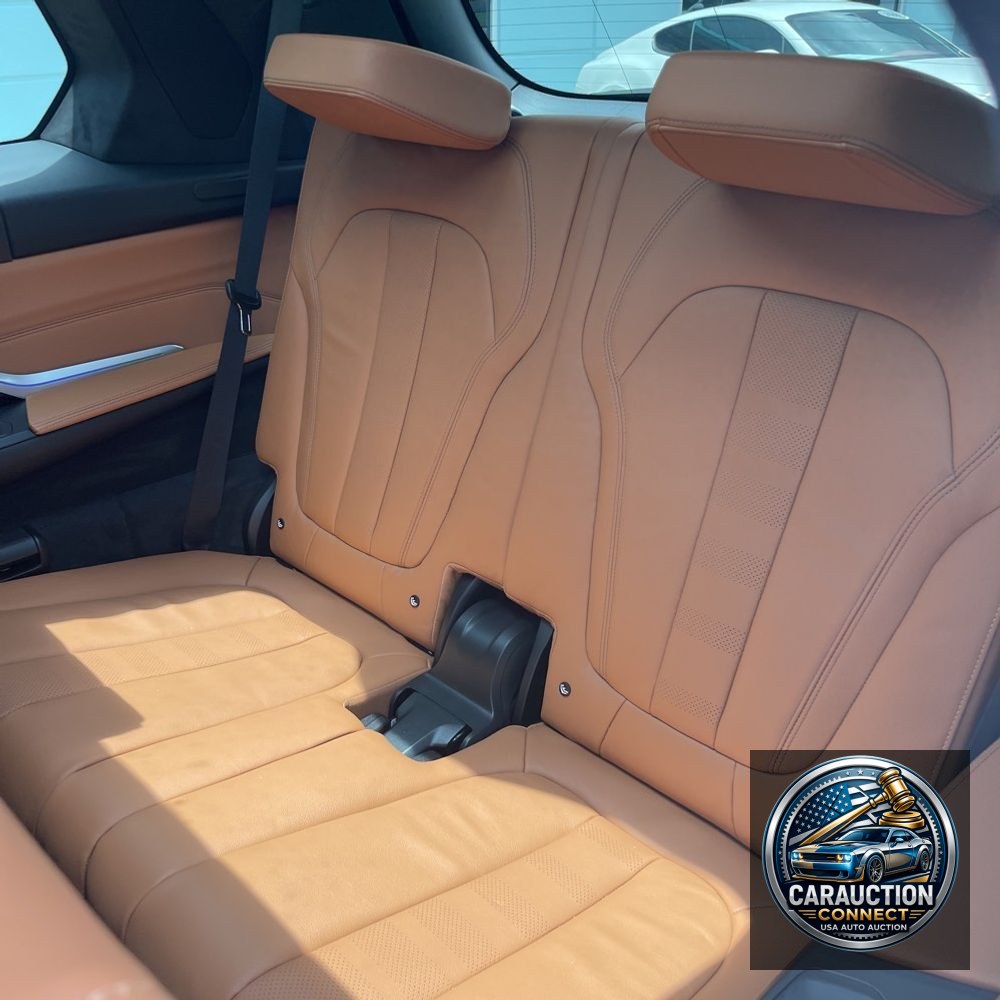 2022 BMW X7 M50i