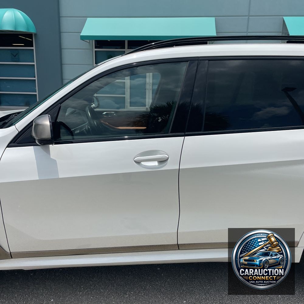 2022 BMW X7 M50i
