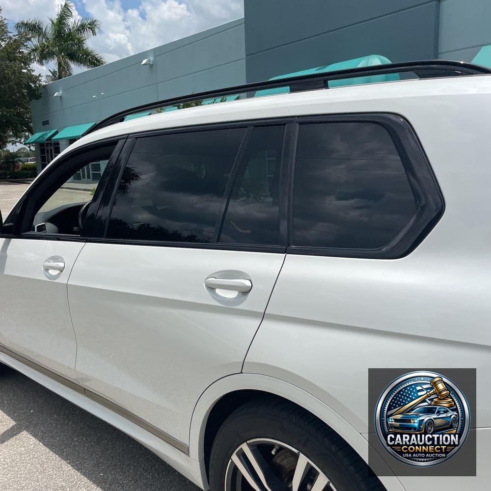 2022 BMW X7 M50i
