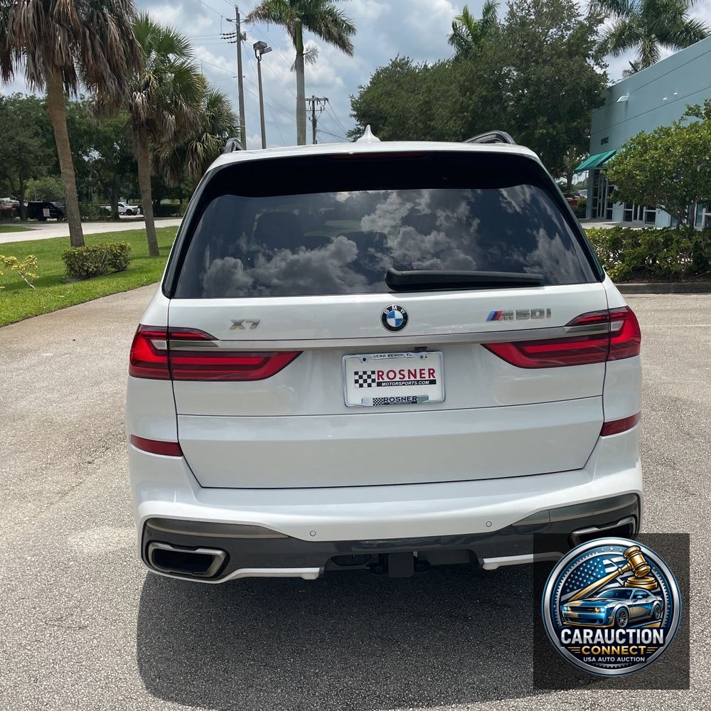 2022 BMW X7 M50i