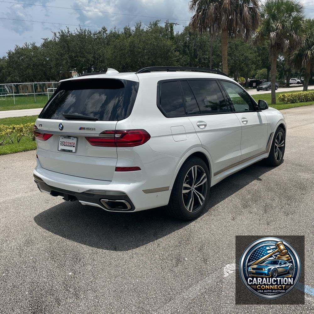 2022 BMW X7 M50i