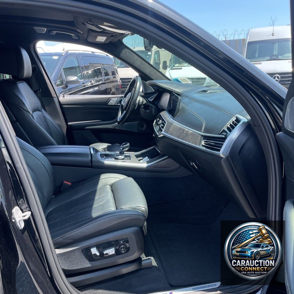 2021 BMW X7 M50i
