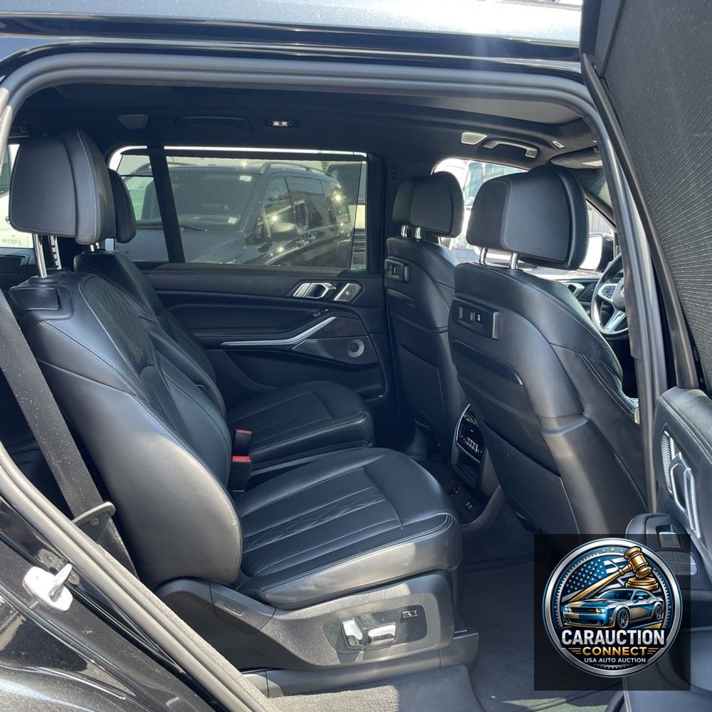 2021 BMW X7 M50i