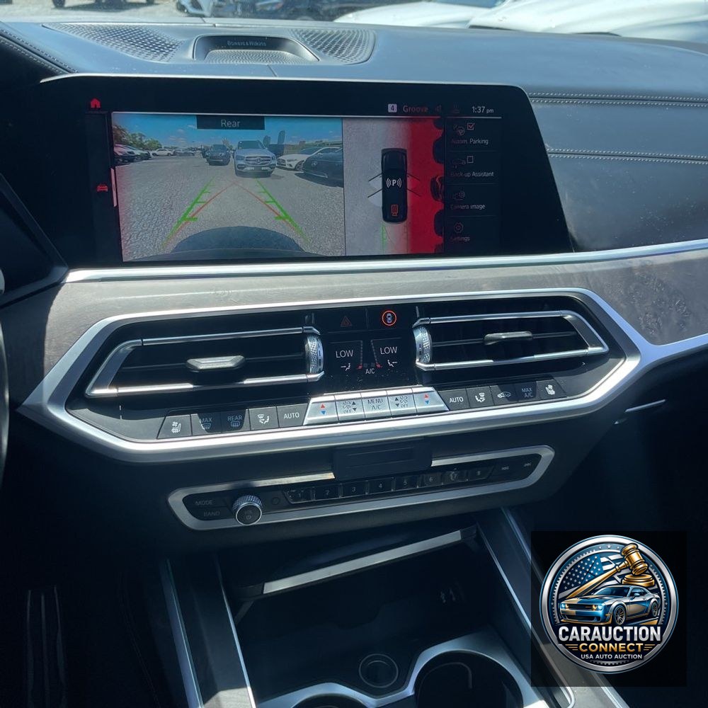 2021 BMW X7 M50i