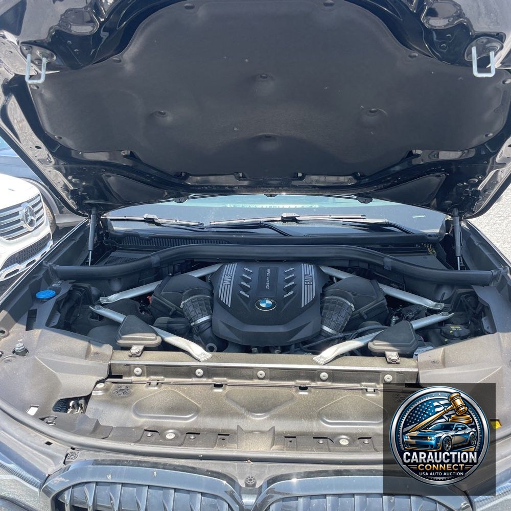 2021 BMW X7 M50i