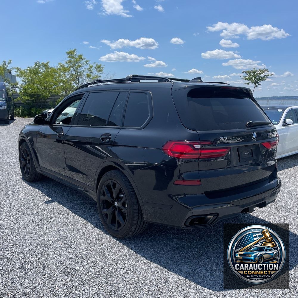 2021 BMW X7 M50i