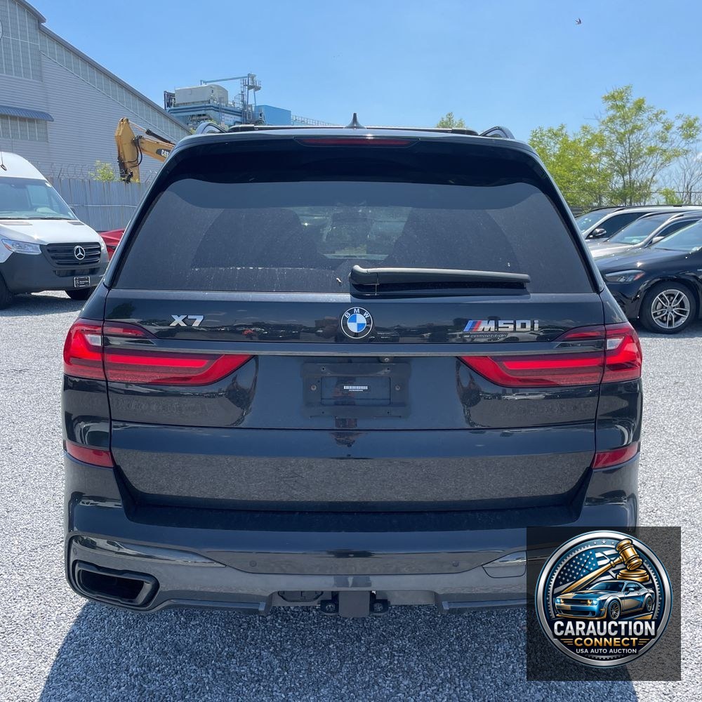 2021 BMW X7 M50i