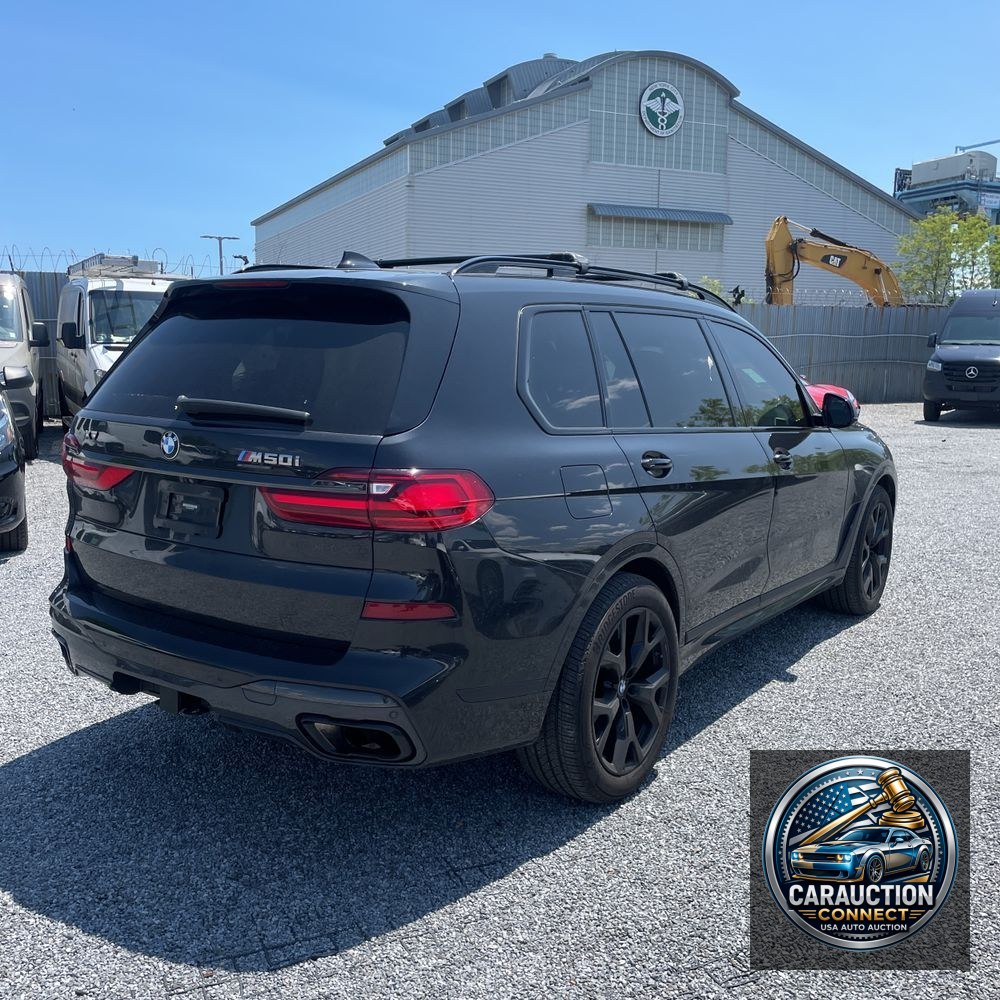2021 BMW X7 M50i