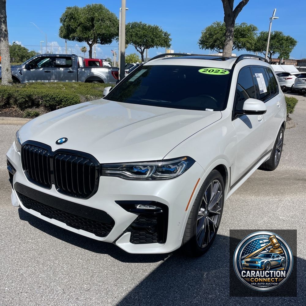 2022 BMW X7 M50i