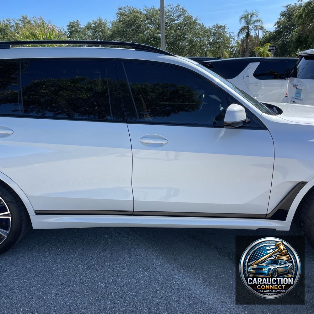 2022 BMW X7 M50i