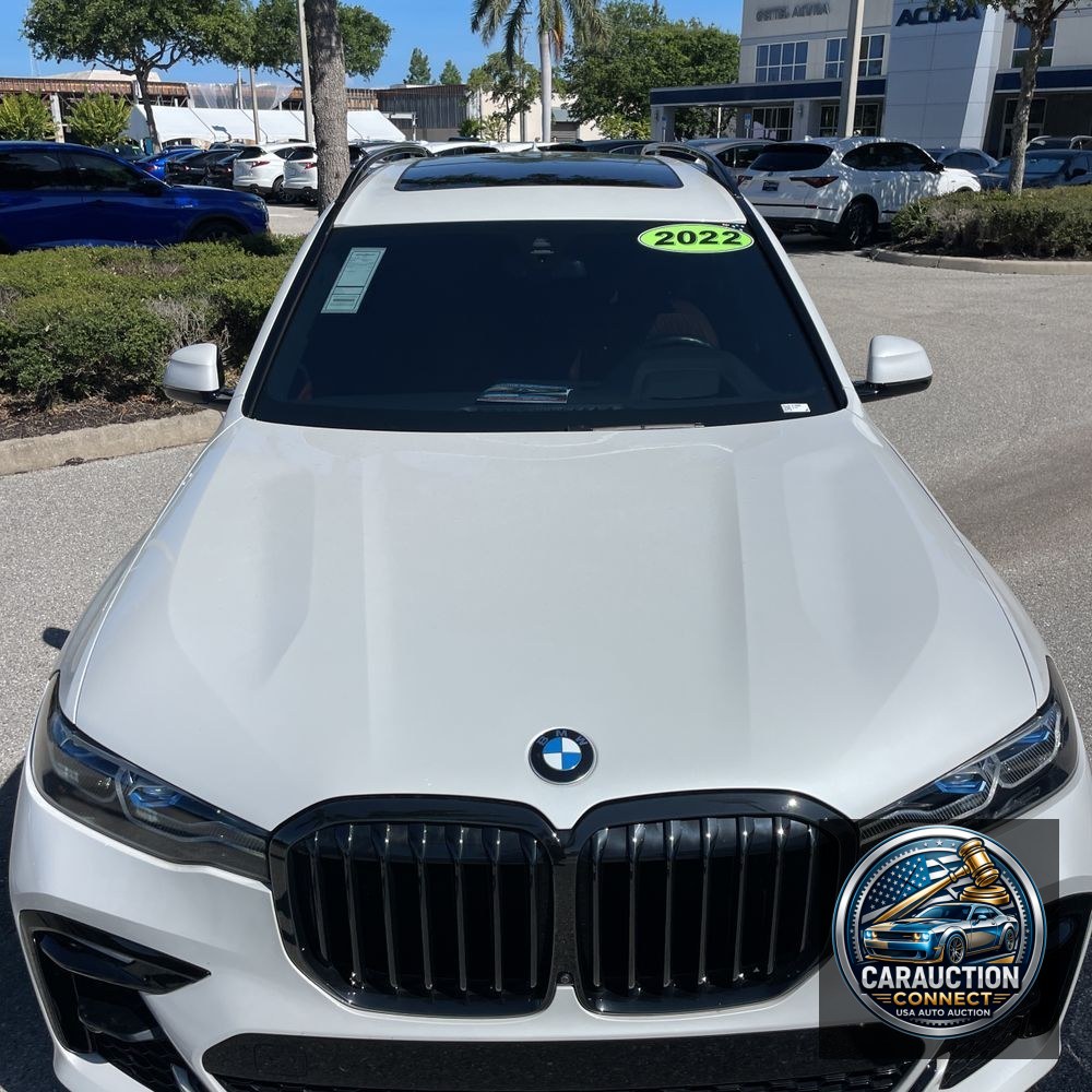 2022 BMW X7 M50i