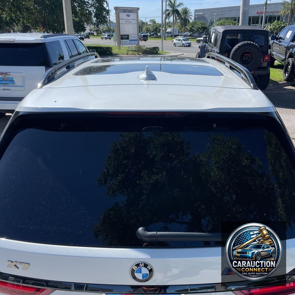2022 BMW X7 M50i