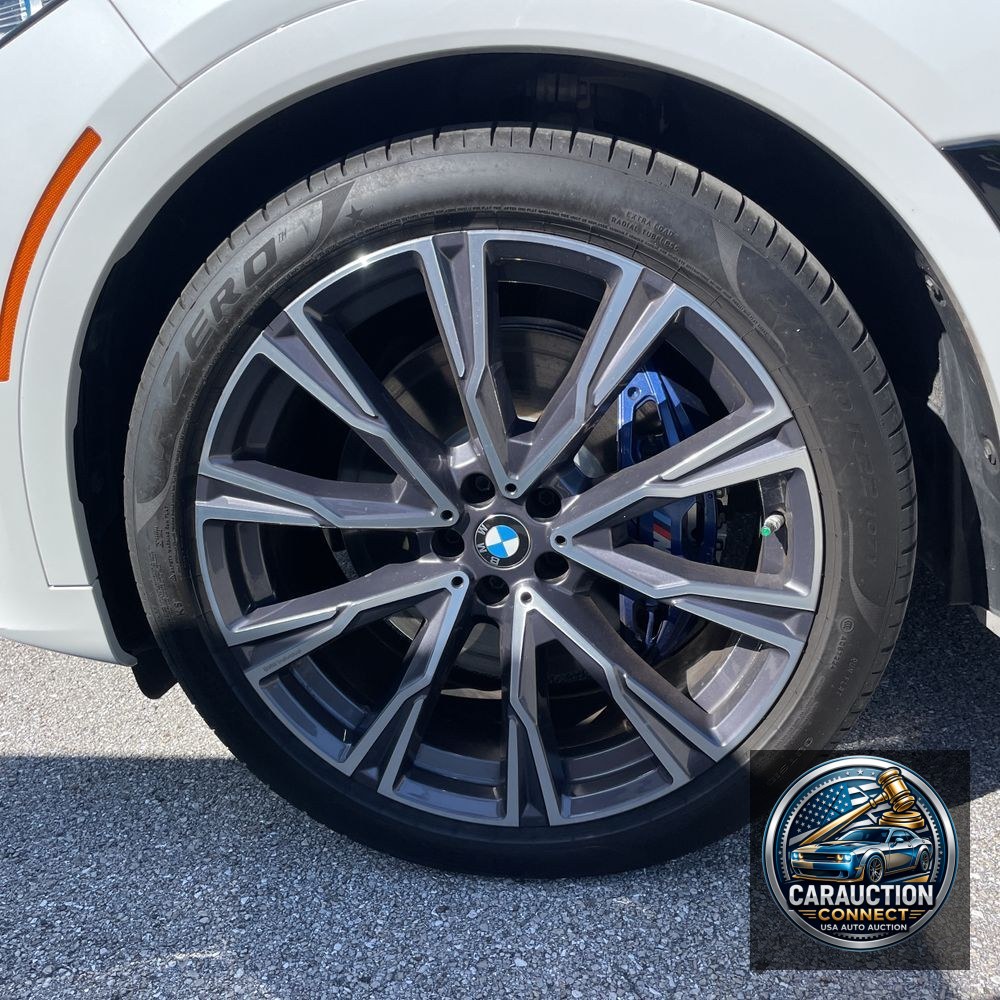 2022 BMW X7 M50i