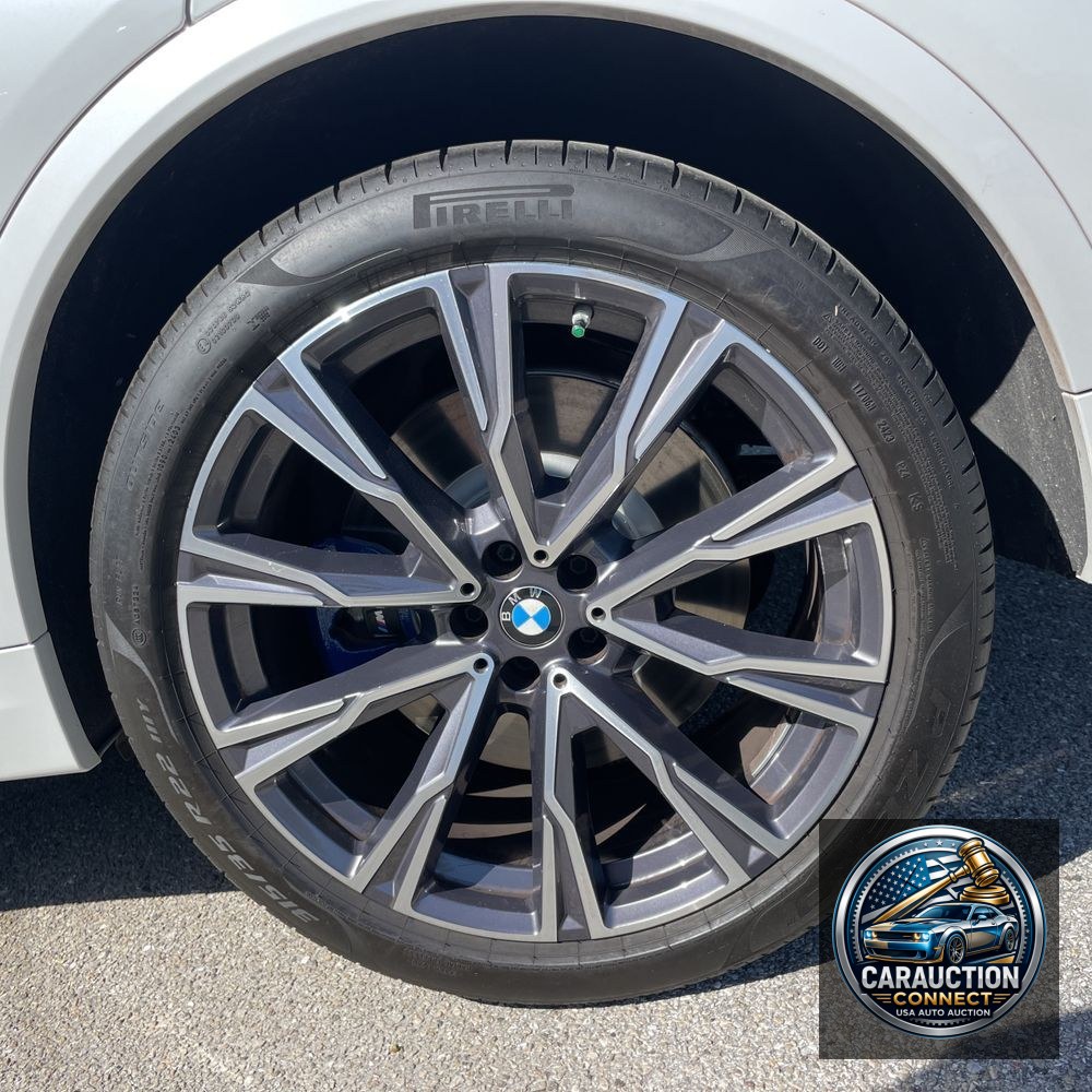 2022 BMW X7 M50i