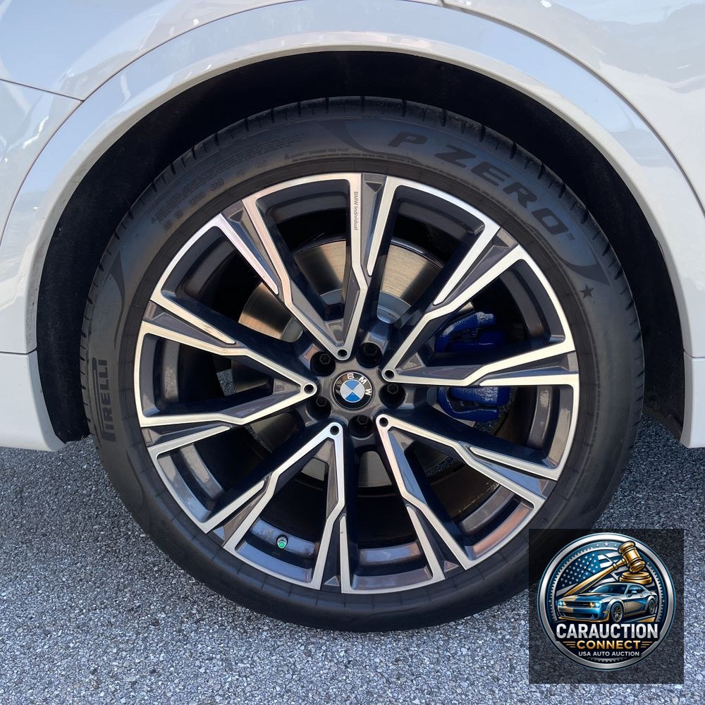 2022 BMW X7 M50i