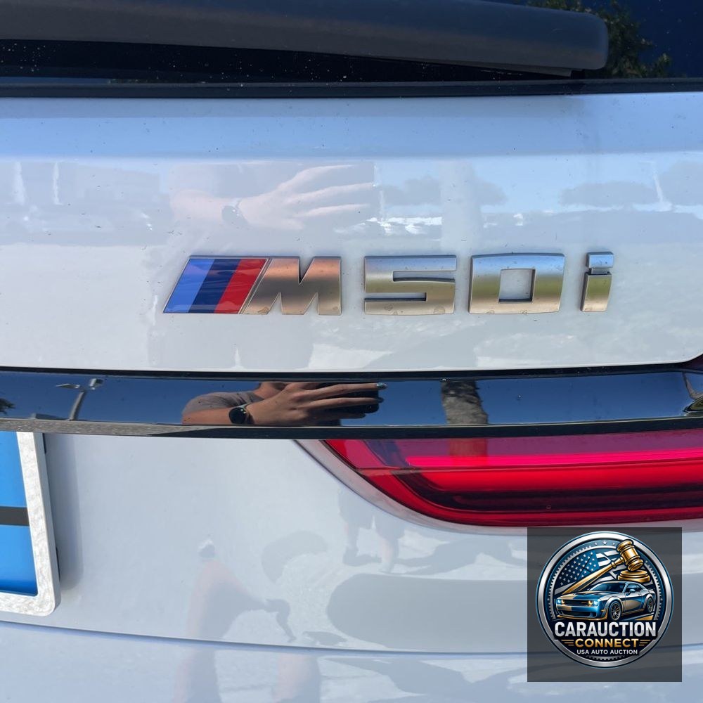 2022 BMW X7 M50i