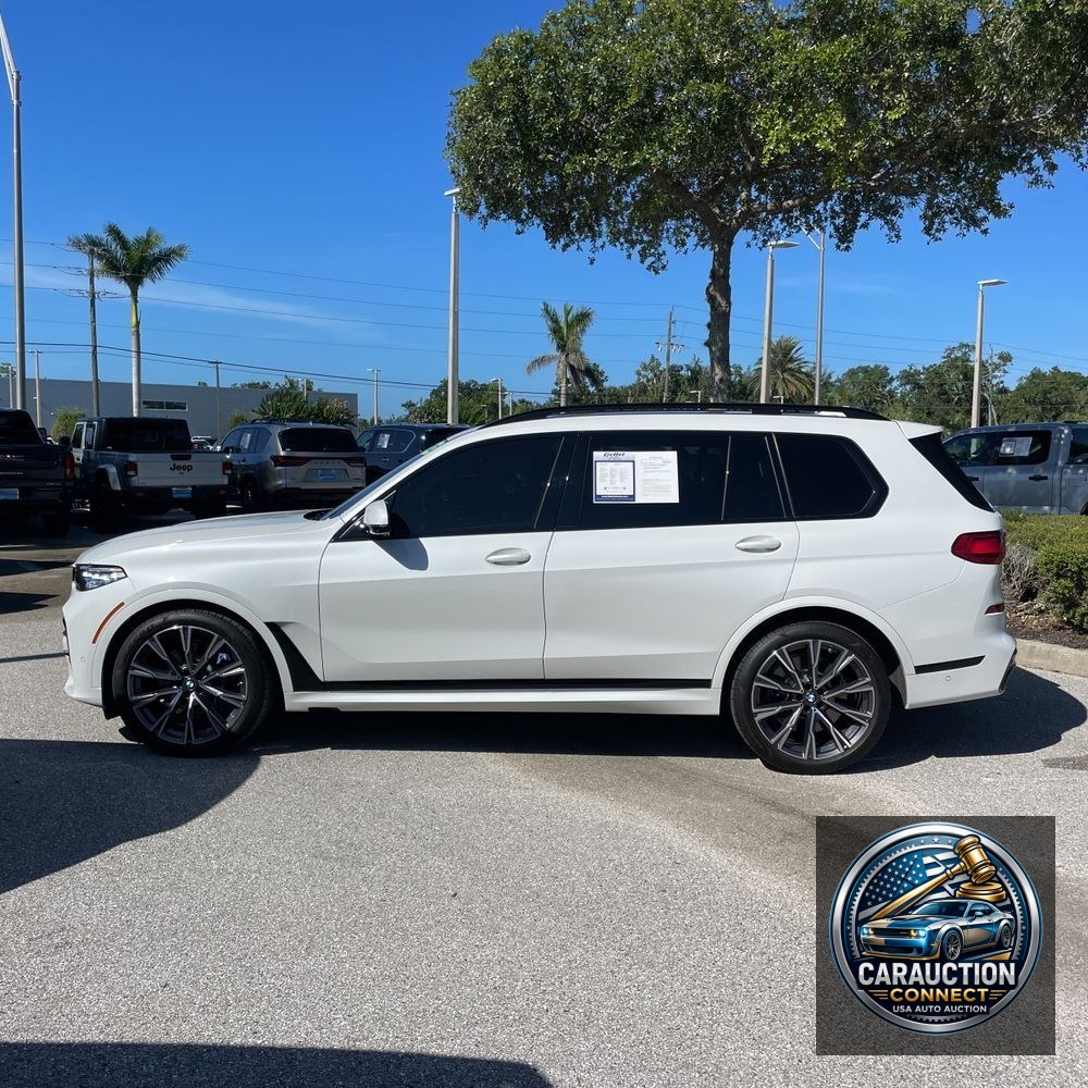 2022 BMW X7 M50i