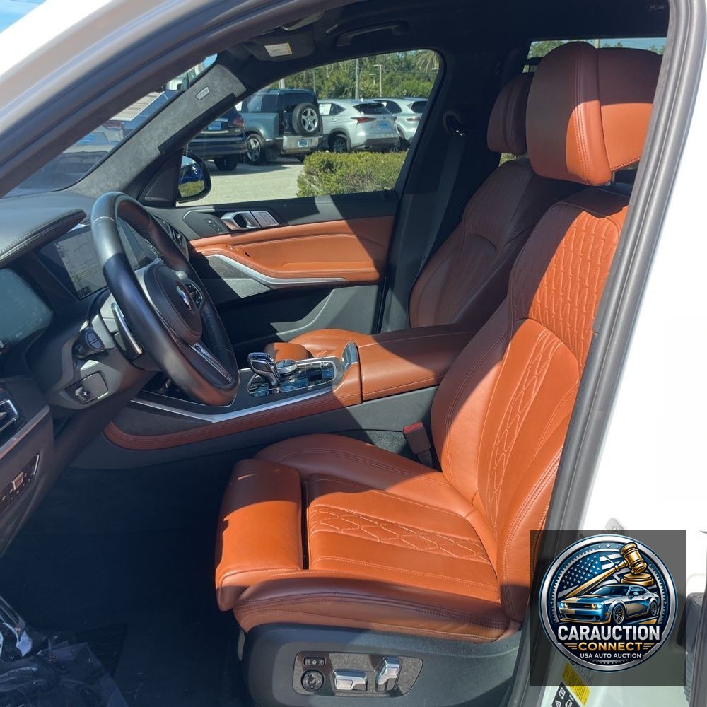 2022 BMW X7 M50i