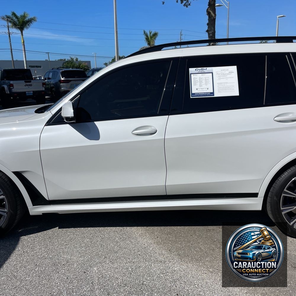 2022 BMW X7 M50i