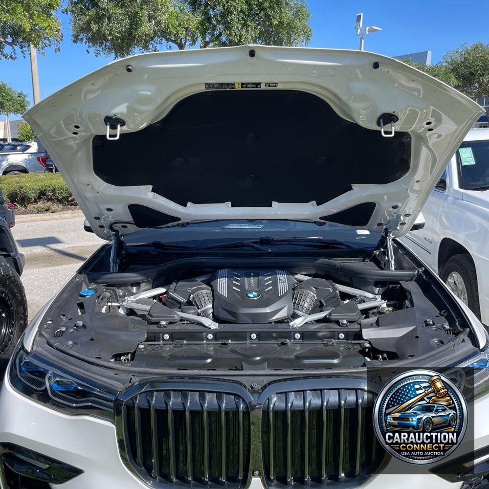 2022 BMW X7 M50i