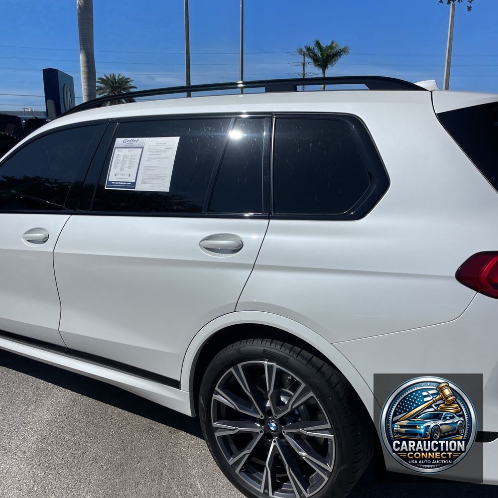 2022 BMW X7 M50i