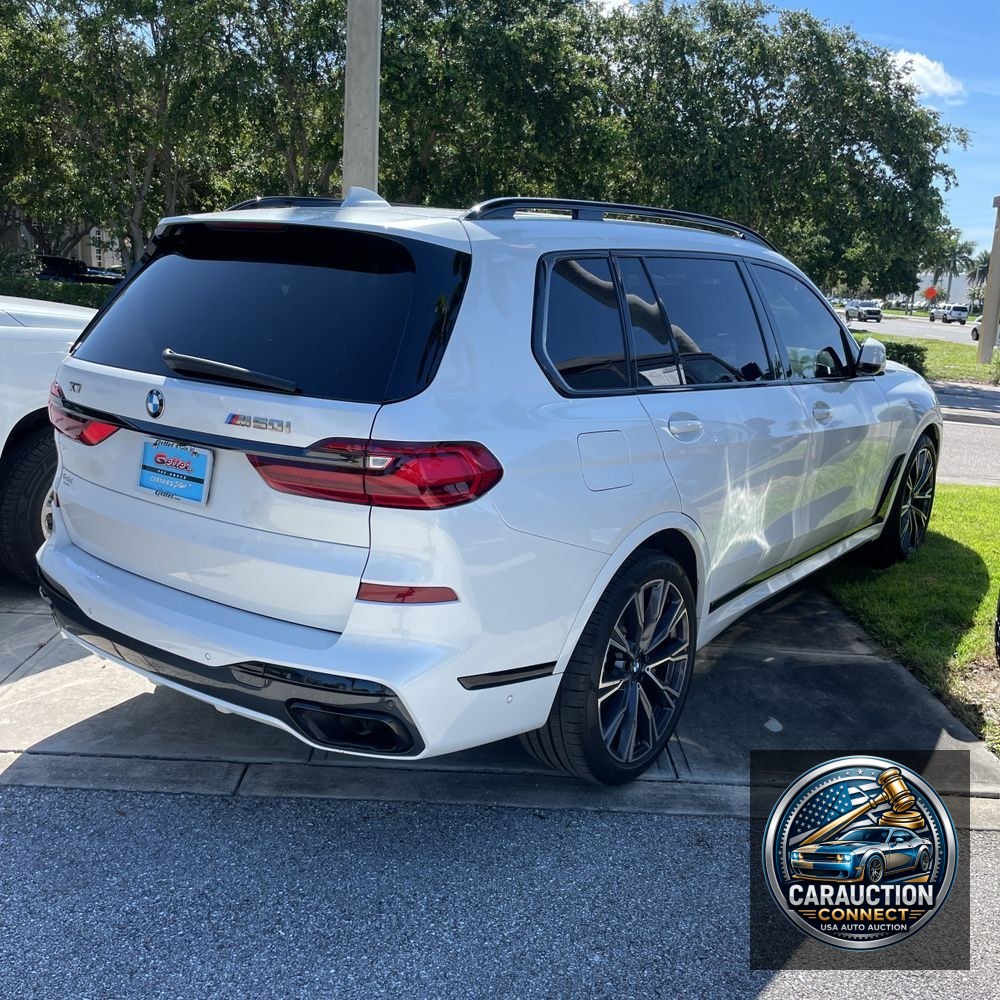 2022 BMW X7 M50i