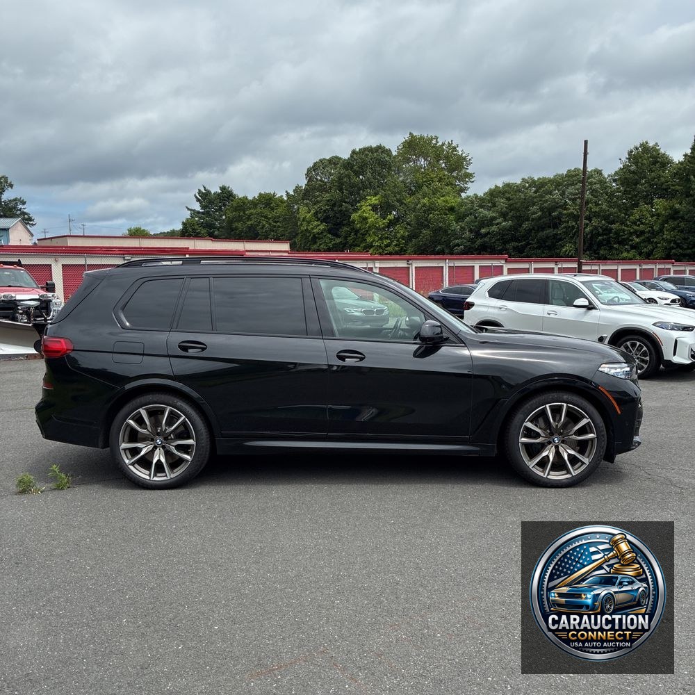 2022 BMW X7 M50i