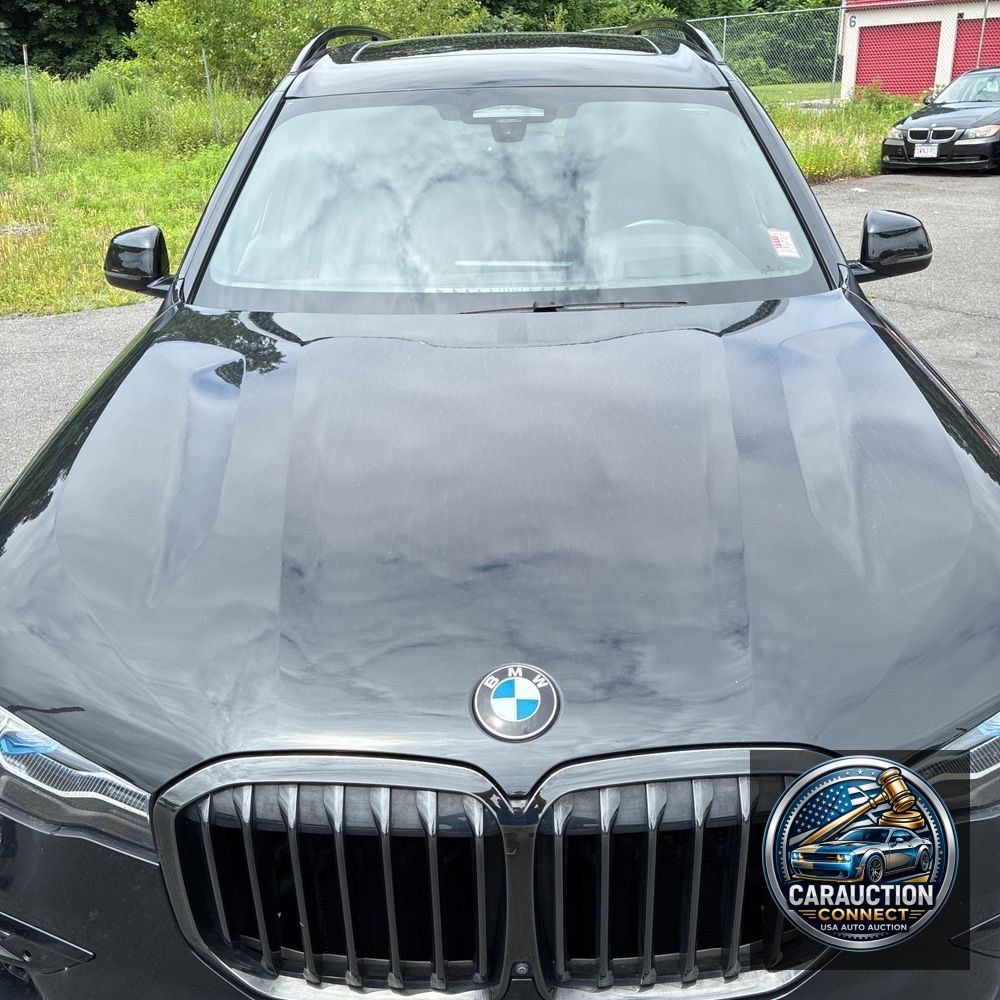 2022 BMW X7 M50i