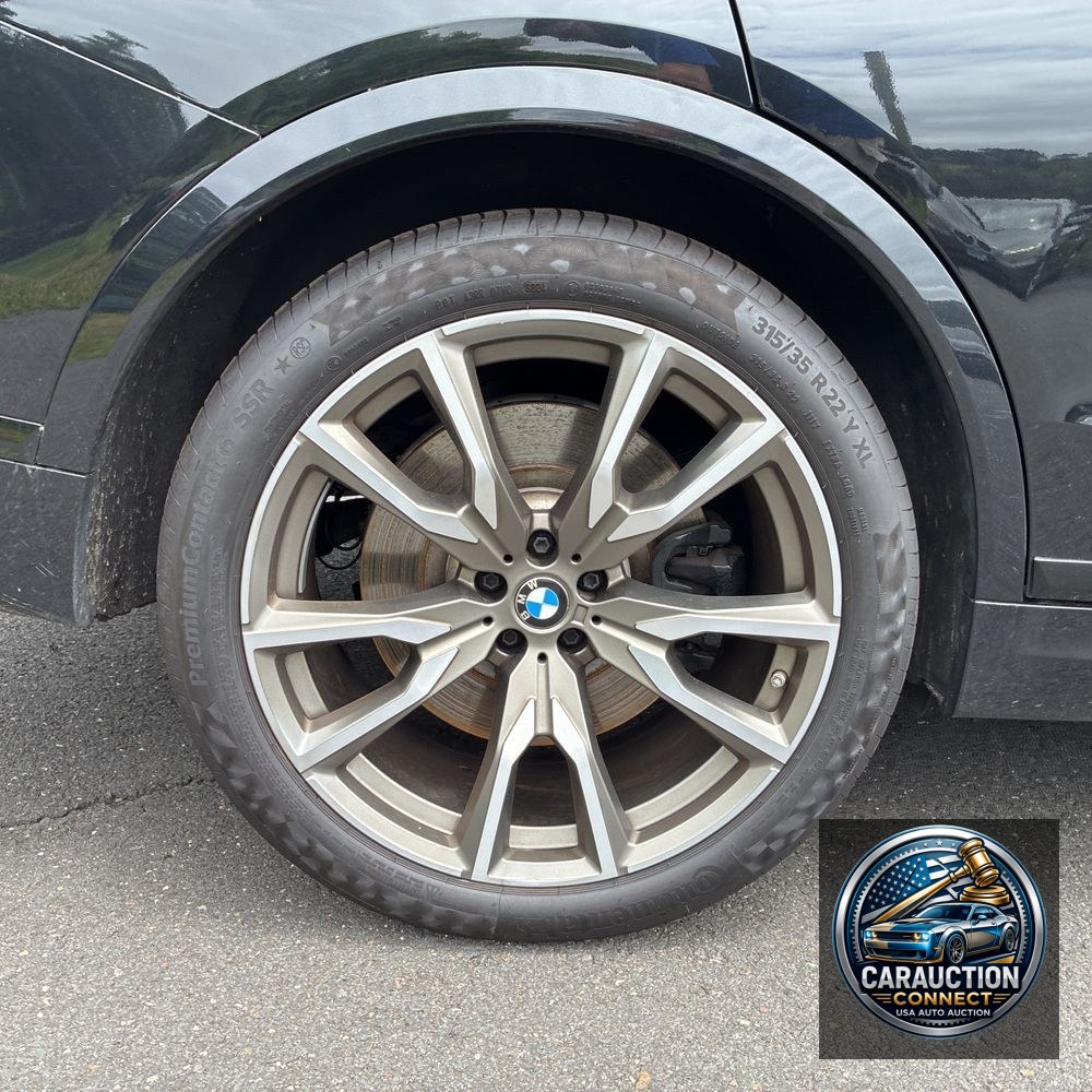 2022 BMW X7 M50i