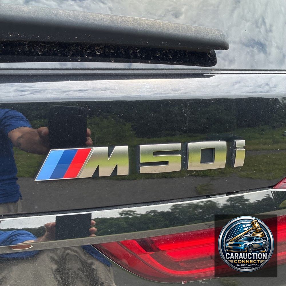 2022 BMW X7 M50i