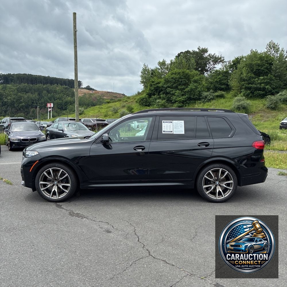 2022 BMW X7 M50i